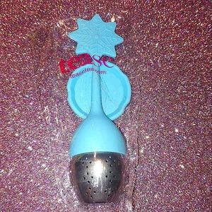 Tease Tea Blue Snowflake Tea Infuser Steep